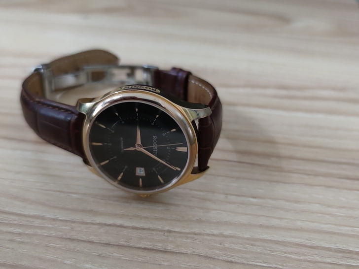 本人一手使用罗西尼机械表，现在转让，有意向...