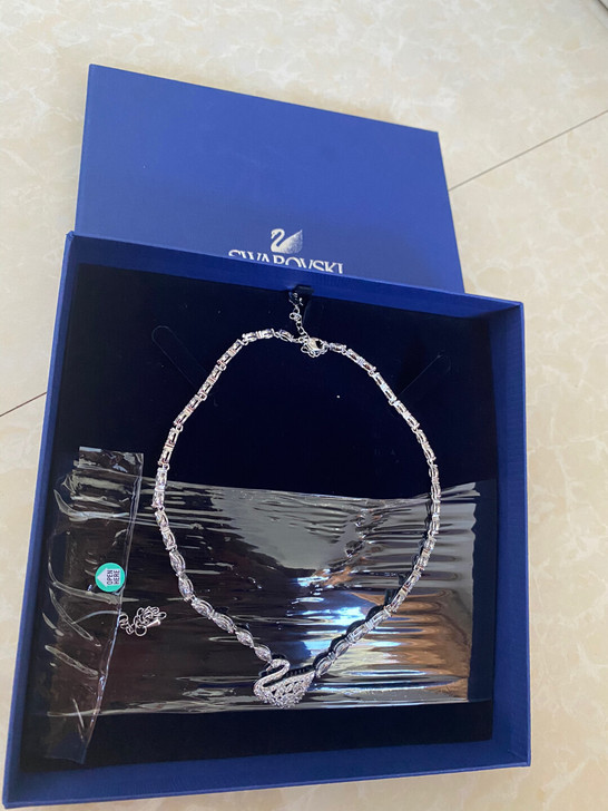 施华洛世奇水晶天鹅湖锁骨项链