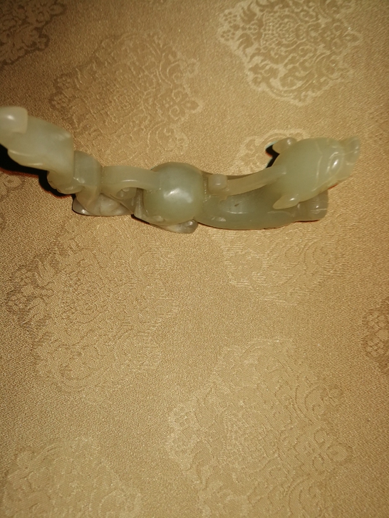 四五十岁的一个文房玉笔架 青海料 宽约8....