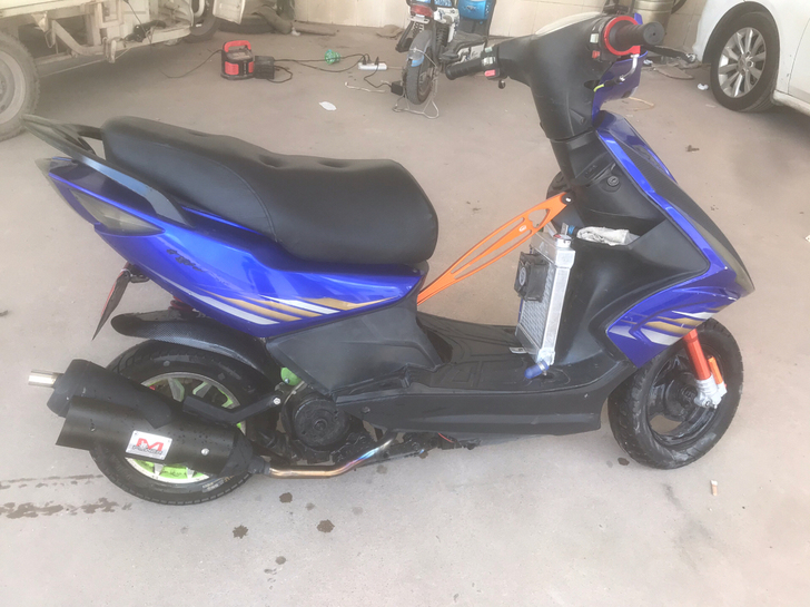 鬼火56水冷 车况完美改了不到一个月给油翘头