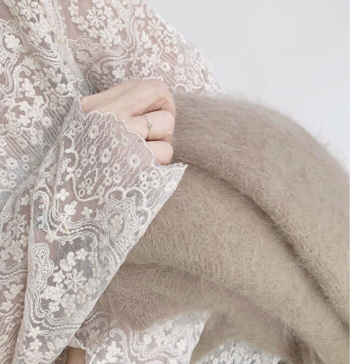 秋冬洋气小衫女半高领刺绣花精致内搭蕾丝衫网...