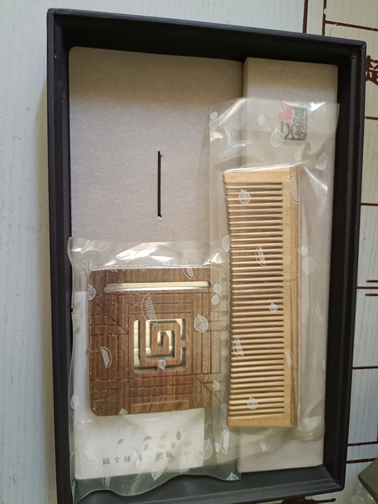 谭木匠正品梳子镜子套装礼盒，全新，材质是绿...