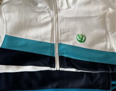 和一小校服，170一套穿过两次基本全新60...