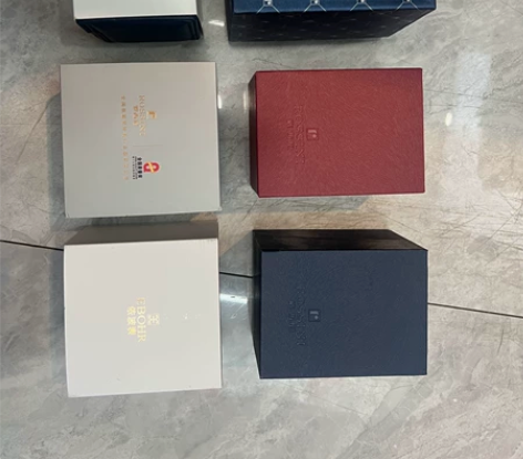 罗西尼手表包装盒，全新，专柜正品，40元包...