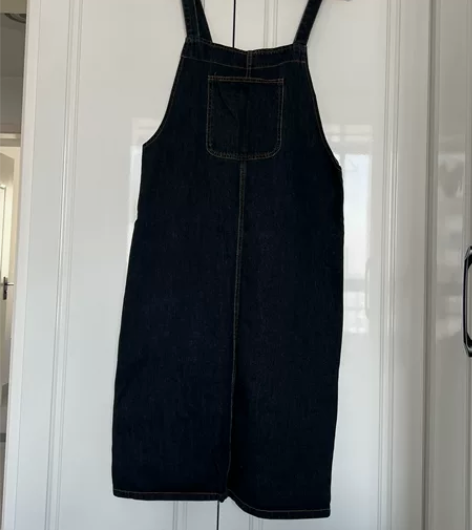 牛仔背带裙,均码宽松版型,120斤以内都能...