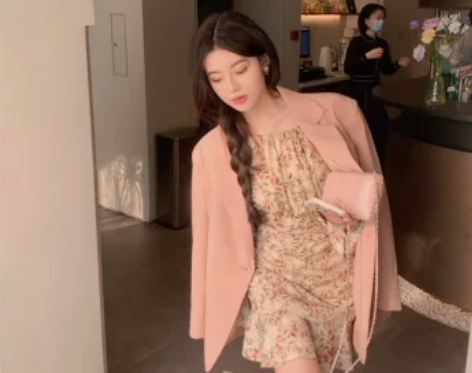 复古碎花连衣裙女春夏新款韩版小个子短裙显瘦...