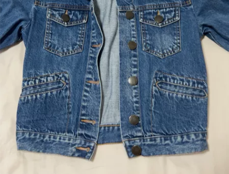 牛仔衣 每个女孩都应该有一件牛仔衣非常好穿...