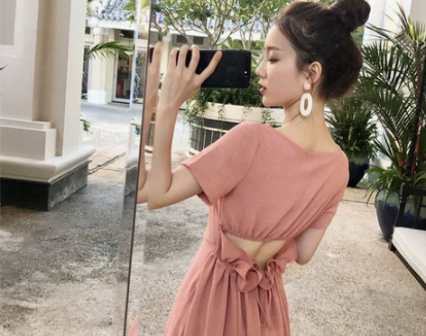 ins超火的超仙收腰气质冷淡风连衣裙极简露...