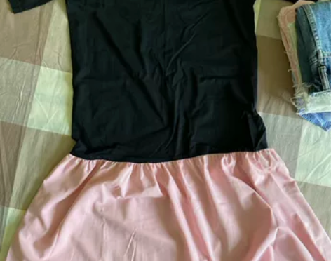 夏季五分袖荷叶边下摆连衣裙 尺码s 肥大...