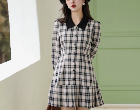 春季新款娃娃领格子连衣裙长袖显瘦百褶裙小个...