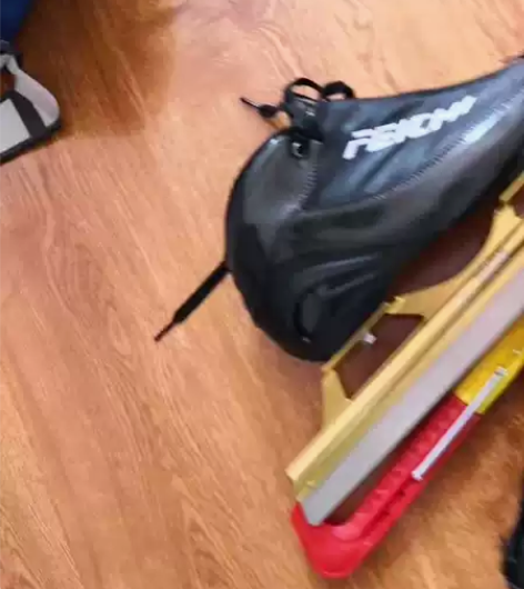 全新飞驰冰刀全套有刀架及刀套和冰刀包等，冰...