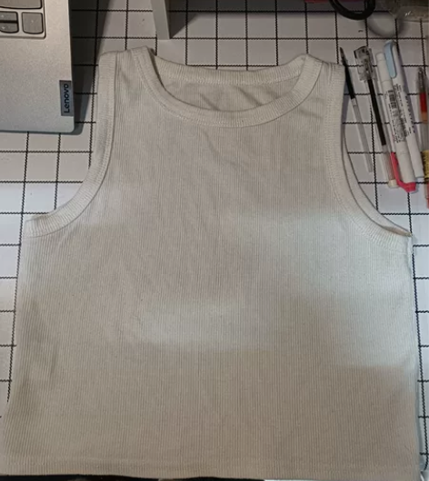 吊带背心 10元一件 感兴趣的话点“我想要...