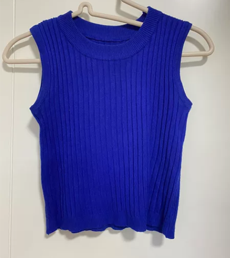 针织短款背心s码 衣服两件包邮 感兴趣的话...