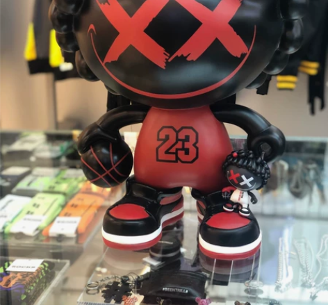 红与黑的霸气配色“核武器”般的爆炸能量 T...