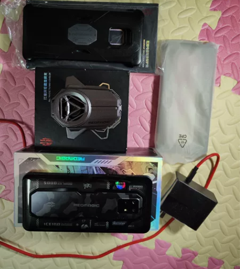 努比亚 红魔7S Pro屏下摄像旗舰 12...