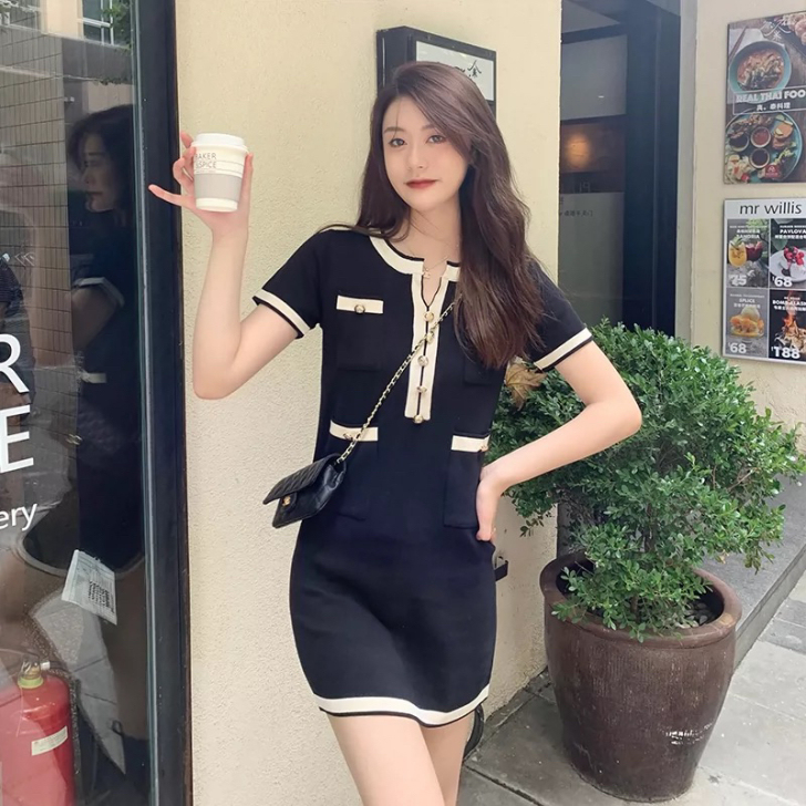 小香风连衣裙 售价49.9 （原价250左右