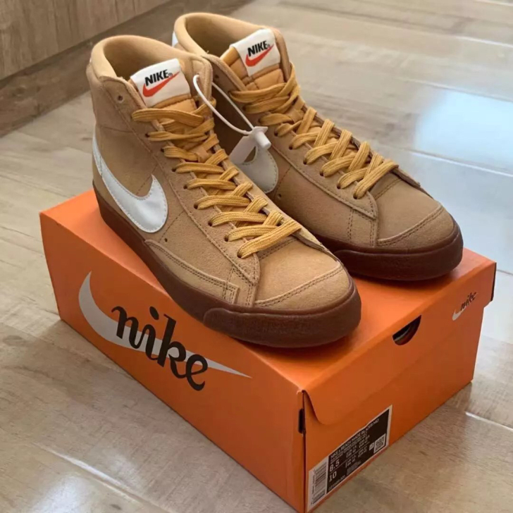 开拓者小麦色nike高帮板鞋