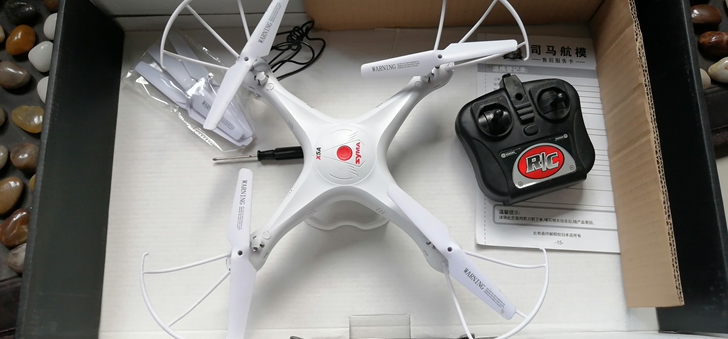 航模，9成新，原价180，SYMA X5A...