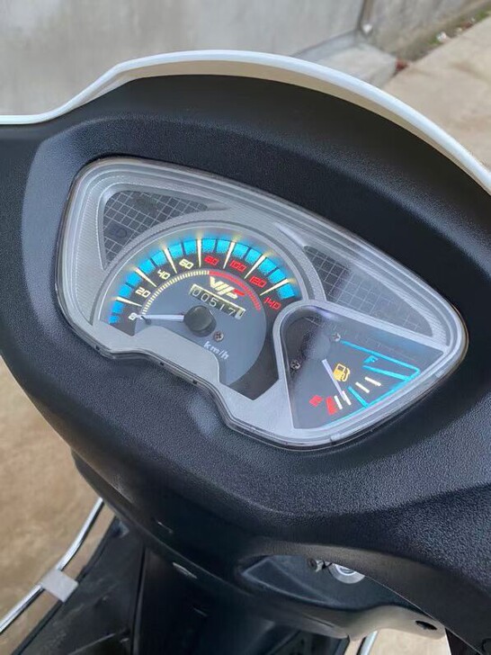 新到2020年4月国四电喷雨钻款女装踏板车...