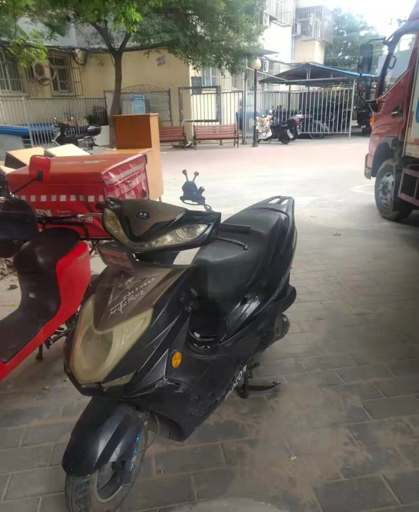 出售自用踏板燃油摩托车,发动机非常好,自己...