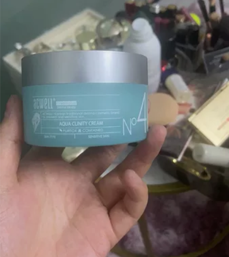 超级补水的面霜 朋友送的用过一次 感兴趣的...