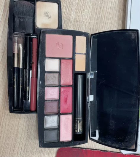 兰蔻家彩妆套装 闲置没怎么使用  便宜出 ...
