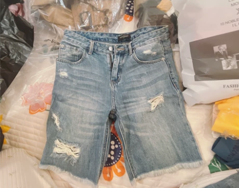 男士太平鸟短裤牛仔。百分百正品。23码。实...