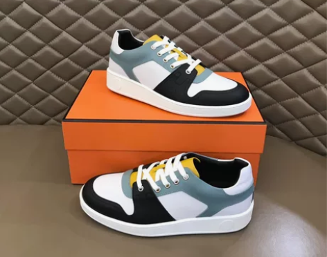 H家 高端精品，男士低帮休闲运动鞋 码数：...