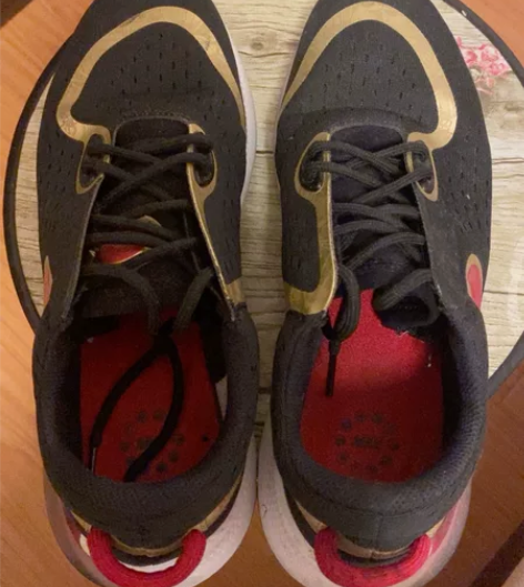 耐克跑鞋，85新 42码，适合41-41....