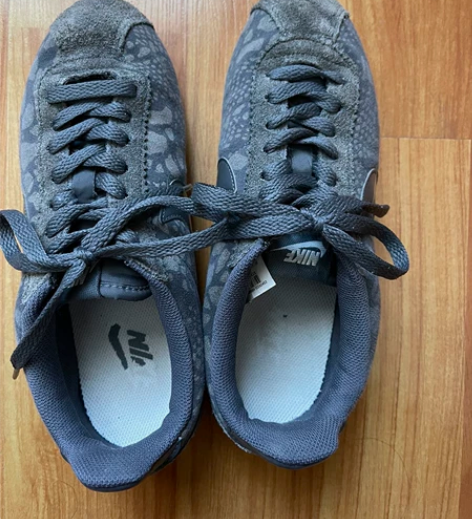 nike跑鞋阿甘 灰色38码