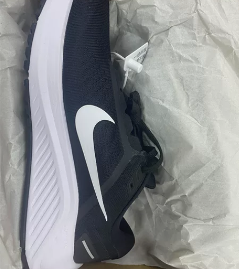 Nike air zoom跑步鞋 感兴趣的...