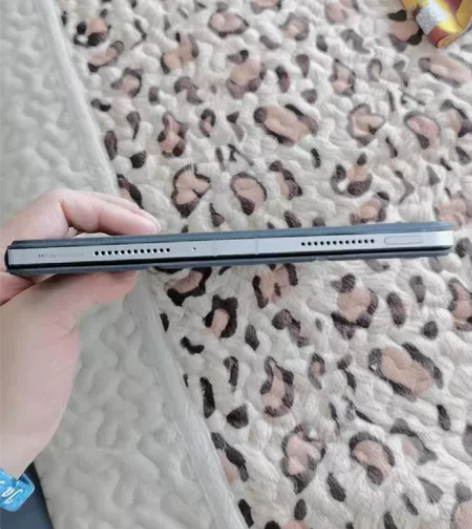 出一台小米平板5白色6+128基本全新 感...