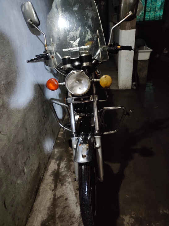 精品铃木太子摩托车来啦原车原版没动过也没洗...