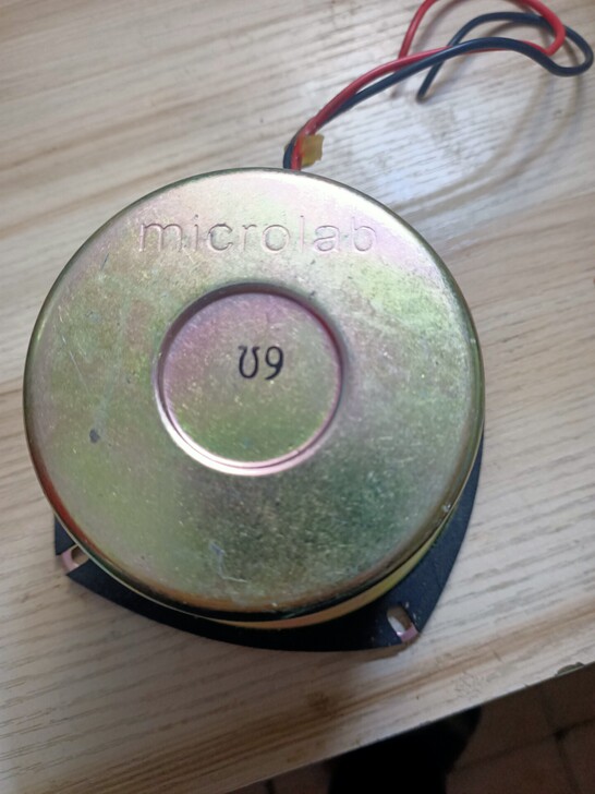 3寸低音炮喇叭一只需要的朋友联系！