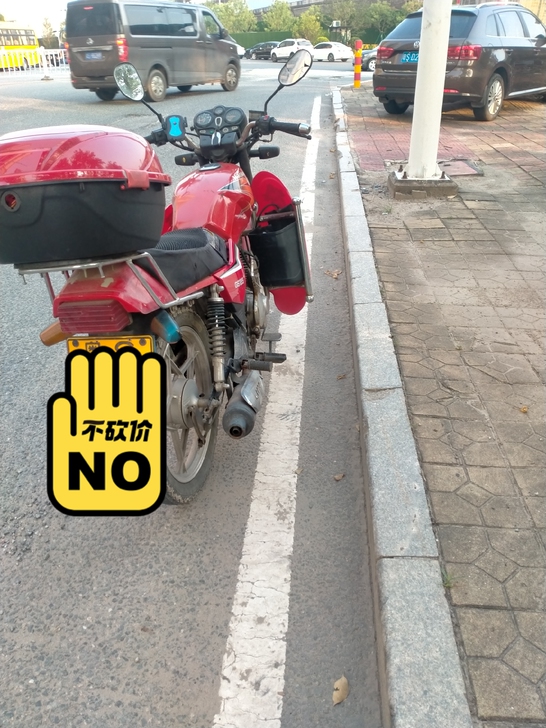 125摩托车，发动机有劲，很静，轻轻松松上...