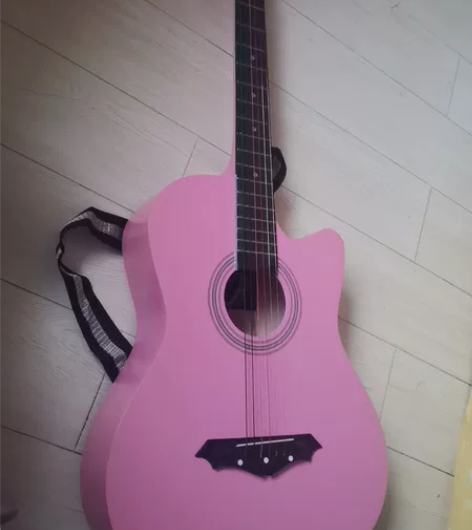 吉他 没用过 九成新 没换过琴弦 配件和琴...