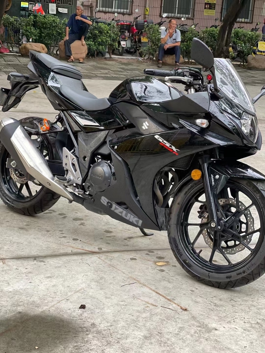 铃木GSX准新车，行驶1200多公里，无需...