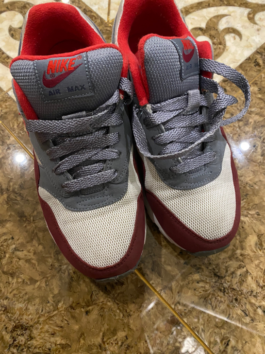 女式耐克运动鞋