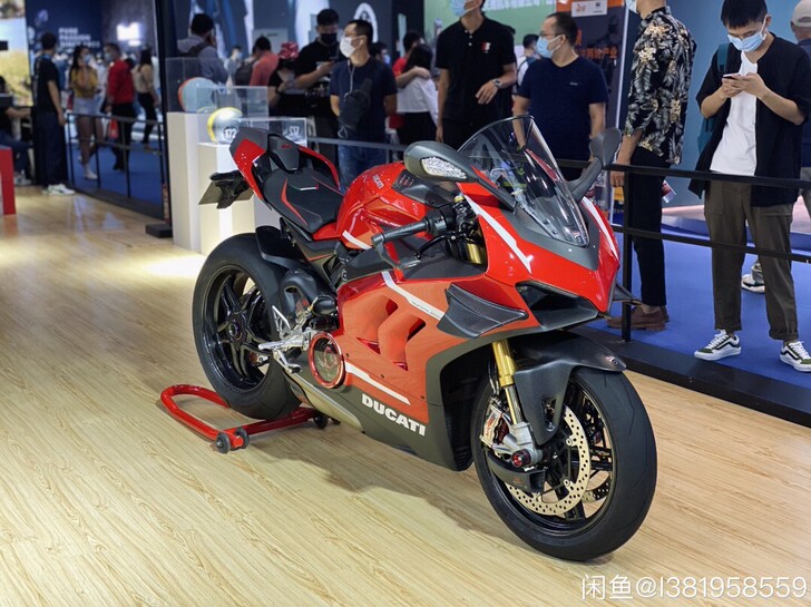 杜卡迪v4新款全套板件 带鲨鱼鳍