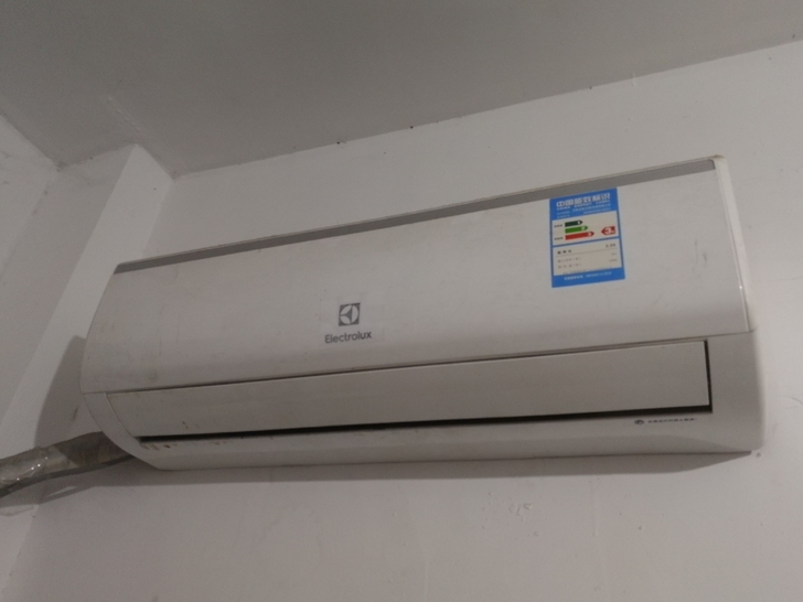 空调伊莱克斯品牌，用了两年左右，正常使用，...