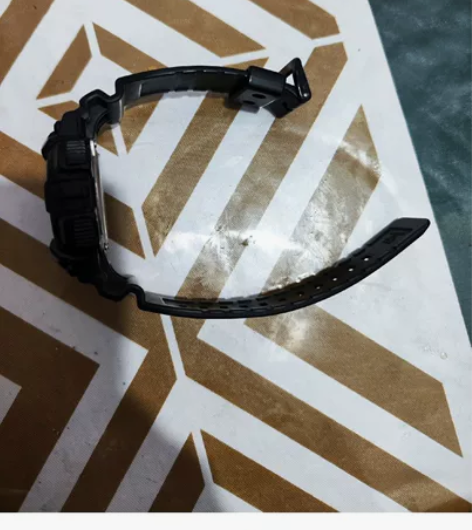 卡西欧，功能一切正常，表身有磨损 感兴趣的...