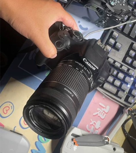 自用99新 佳能1300D单反相机  单机...