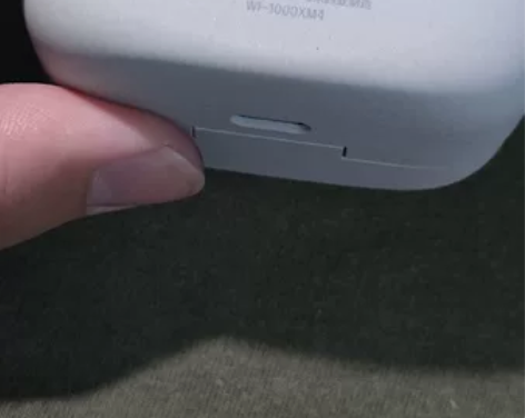 索尼WF-1000xm4耳机盒   95新...