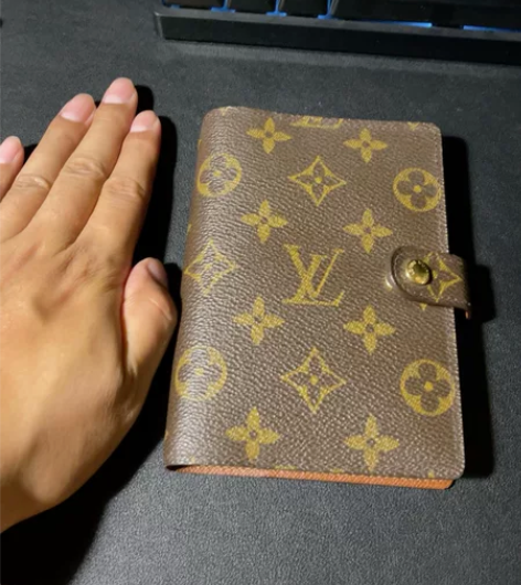 lv 老花笔记本 送内芯 感兴趣的话点“我...