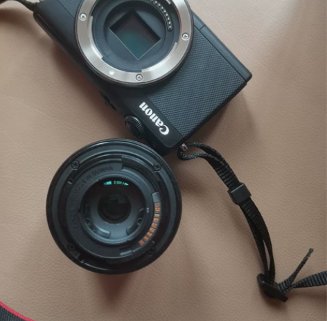 佳能微单M100 99新，无任何损坏 只当...