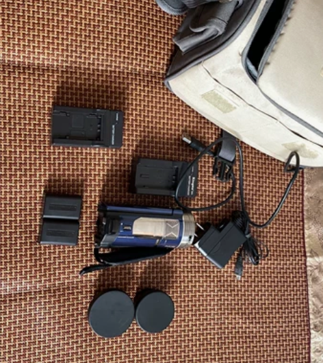 爱国者s7DV机   两块电池  加一张1...