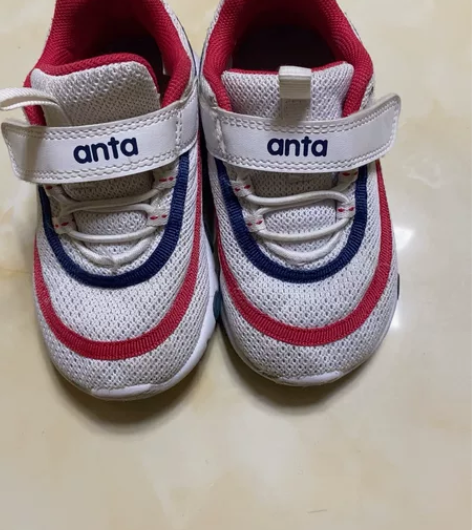 安踏女童鞋25码,轻微痕迹,内长155。网...