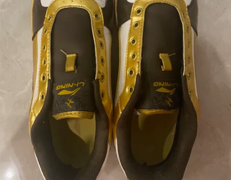 出老公闲置鞋子，李宁板鞋，一共没穿过几次，...