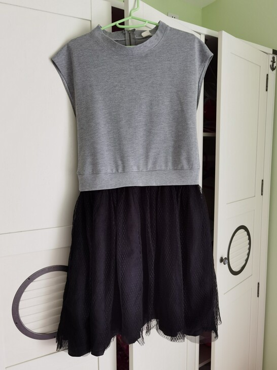 七成新H##amp；amp；D素色连体裙子...