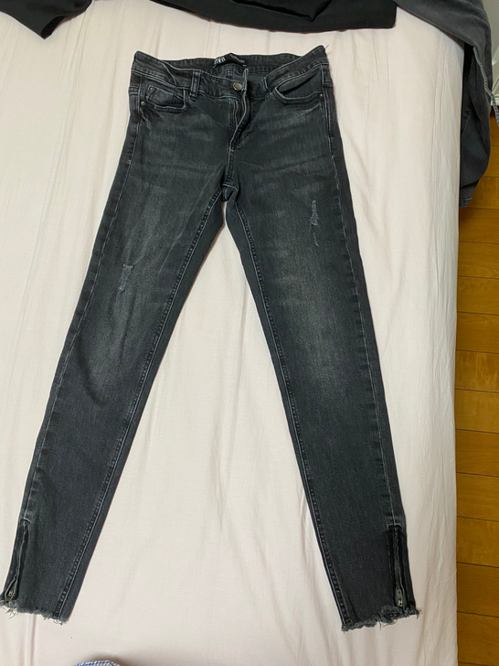 zara牛仔裤。中低腰,34,灰黑色,大女...